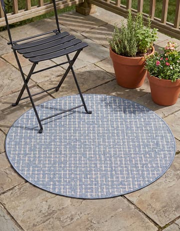 Navy Blue Easy-Clean Checkered Indoor / Outdoor Round Rug