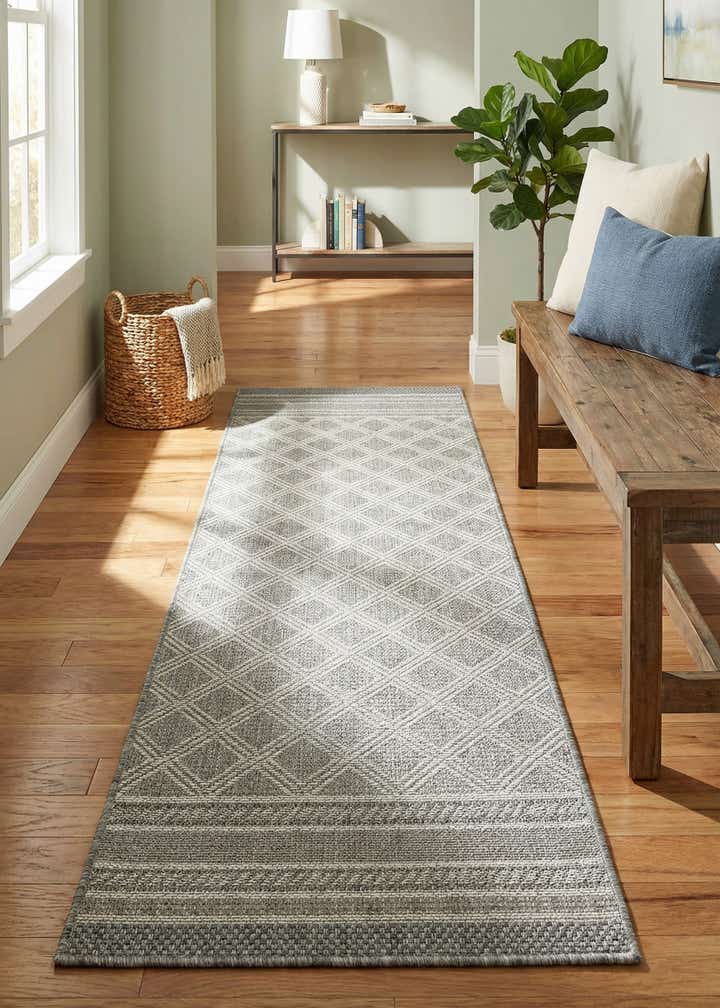 2' x 6' 1 Easy-Clean Trellis Indoor / Outdoor Runner Rug