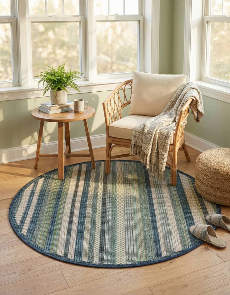 Detail image of 3' 3 x 3' 3  Washable Baja Indoor / Outdoor Round Rug