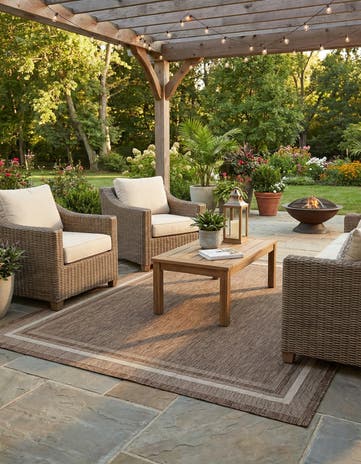 9' x 12' Easy-Clean Border Indoor / Outdoor Rug