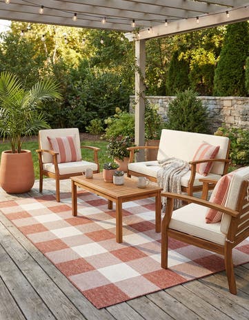 6' x 9' Easy-Clean Checkered Indoor / Outdoor Rug