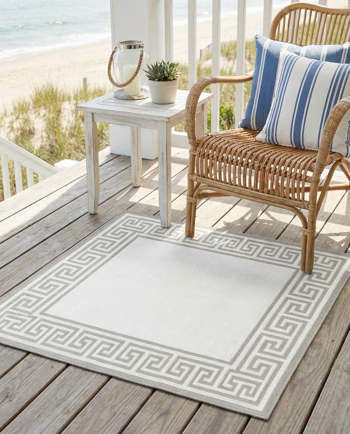 1' 3 x 1' 3 Easy-Clean Coastal Indoor / Outdoor Sample Rug