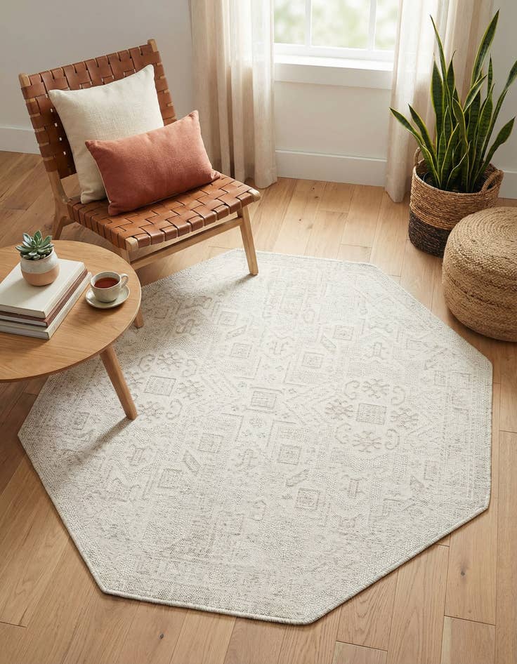 Detail image of 5' 3 x 5' 3  Washable Aztec Indoor / Outdoor Octagon Rug