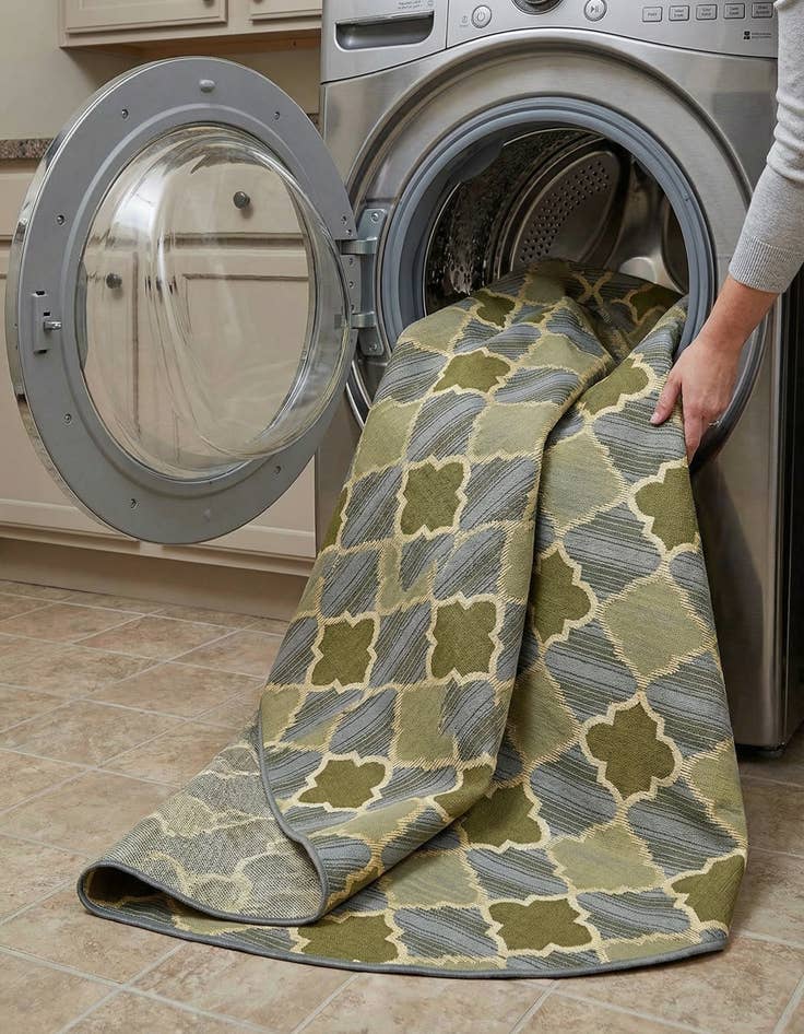 Detail image of 8' x 8'  Washable Trellis Indoor / Outdoor Round Rug