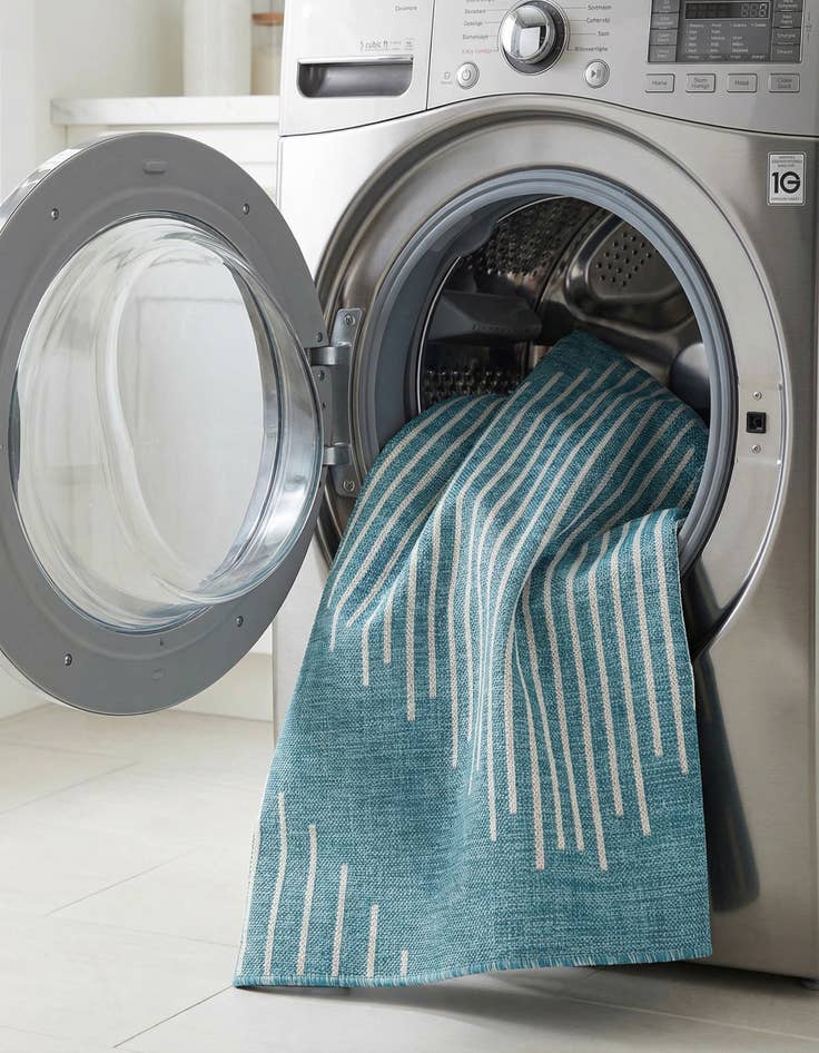 Detail image of  5' 3 x 5' 3  Washable Modern Indoor / Outdoor Square Rug