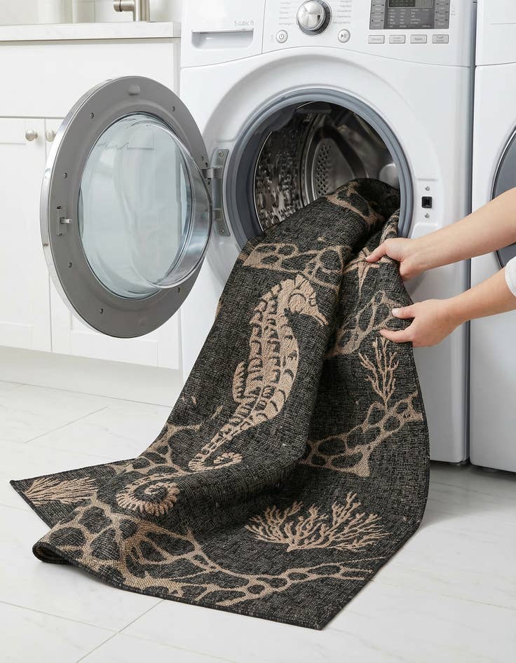 Detail image of 6' x 9'  Washable Coastal Indoor / Outdoor Rug