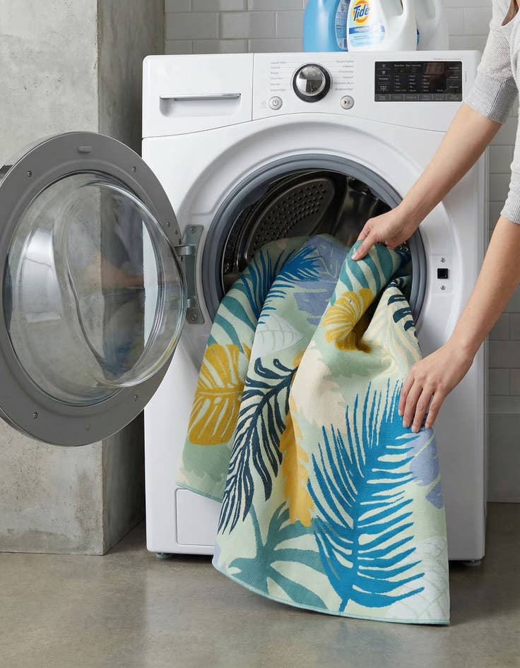 Detail image of 6' x 6'  Washable Botanical Indoor / Outdoor Square Rug