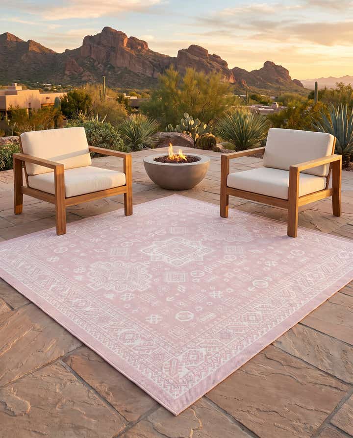 7' 10 x 7' 10 Easy-Clean Aztec Indoor / Outdoor Square Rug