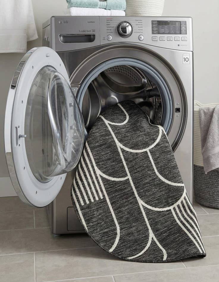 Detail image of 4' x 4'  Washable Modern Indoor / Outdoor Round Rug