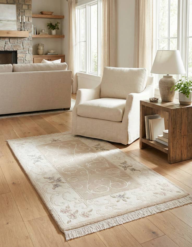 Detail image of  2' 8 x 4' 11  Hand Knotted Darya Wool Rug