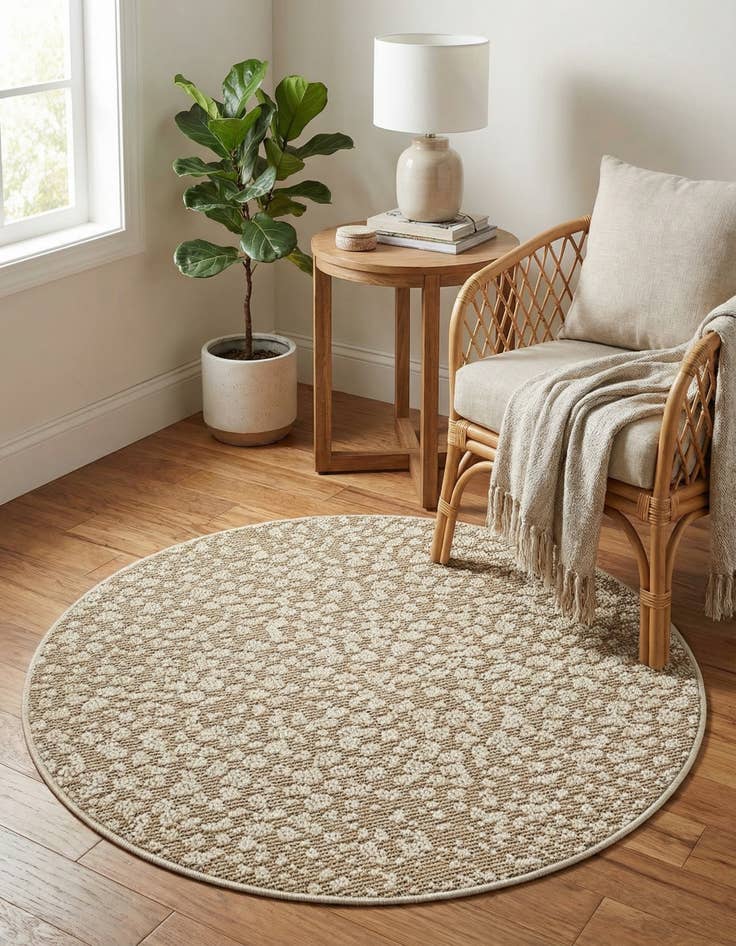 Detail image of  3' 1 x 3' 1  Washable Safari Indoor / Outdoor Round Rug