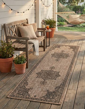 2' 7 x 10' Easy-Clean Traditional Indoor / Outdoor Runner Rug