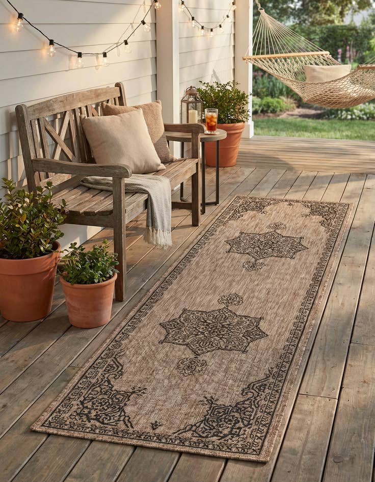Detail image of 2' 7 x 10'  Washable Traditional Indoor / Outdoor Runner Rug
