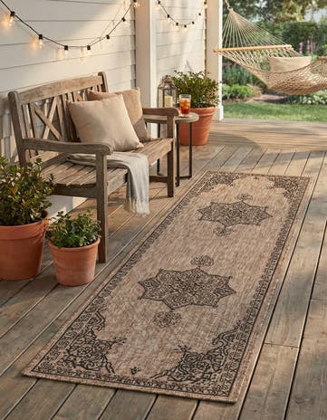 2' 7 x 10' Easy-Clean Traditional Indoor / Outdoor Runner Rug
