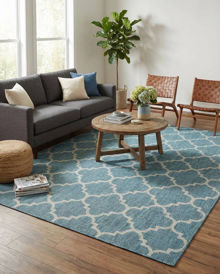 Detail image of 7' 10 x 11' Easy-Clean Trellis Indoor / Outdoor Rug