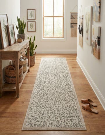 2' 7 x 10' Safari Runner Rug