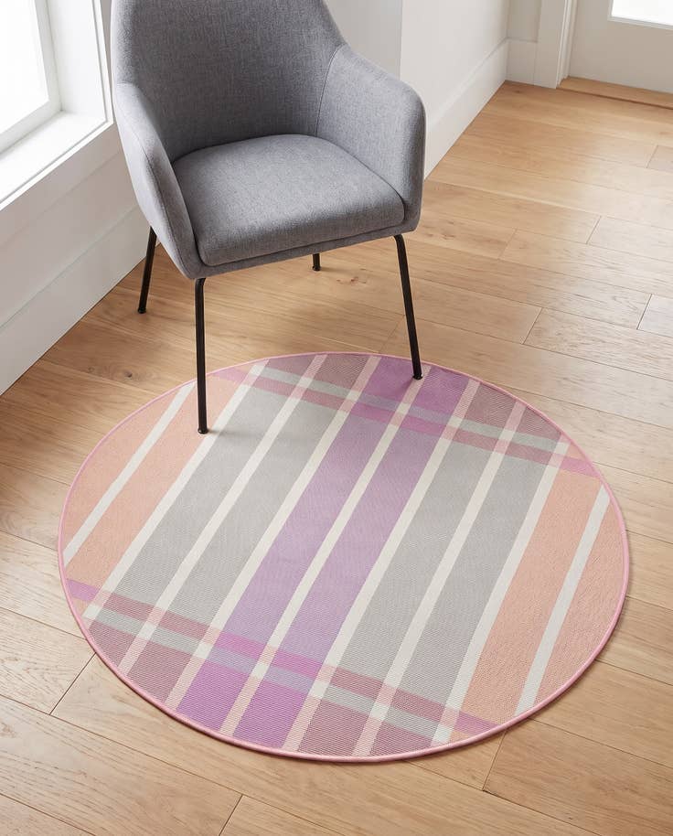 Detail image of 3' x 3' Easy-Clean Striped Indoor / Outdoor Round Rug