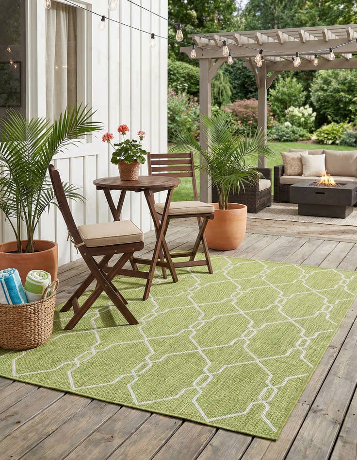 Detail image of  4' x 6'  Washable Lattice Indoor / Outdoor Rug