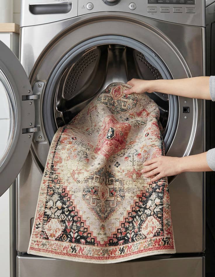 Detail image of 5' x 7'  Washable Traditional Indoor / Outdoor Rug