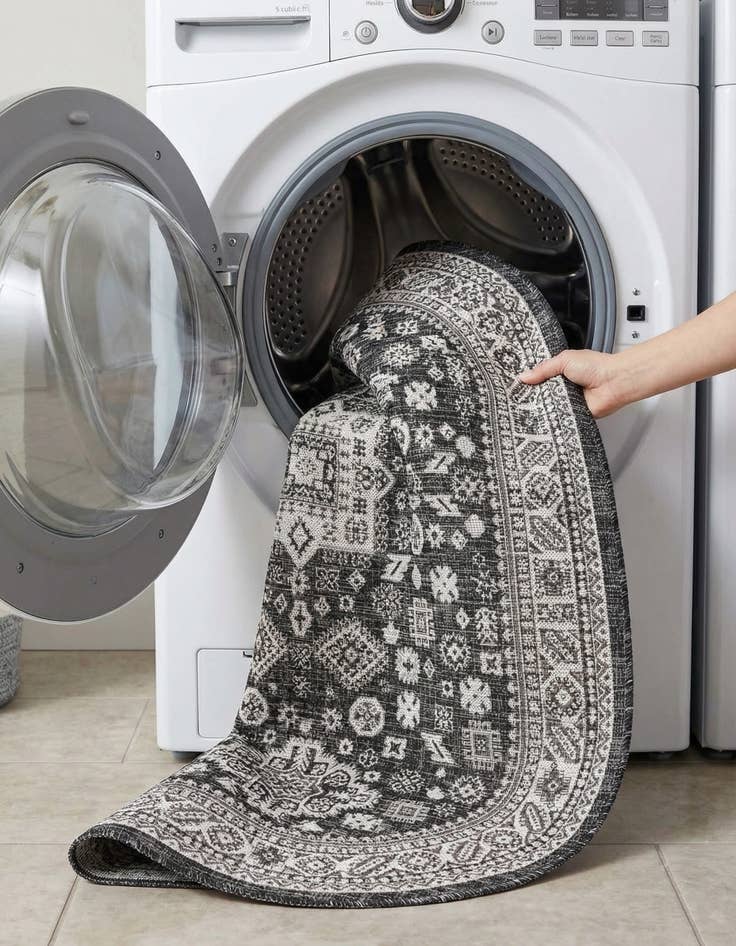 Detail image of 5' 3 x 8'  Washable Aztec Indoor / Outdoor Oval Rug