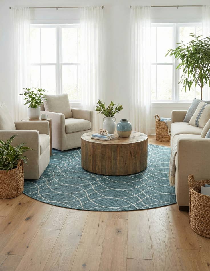 Detail image of 10' x 10' Easy-Clean Lattice Indoor / Outdoor Round Rug