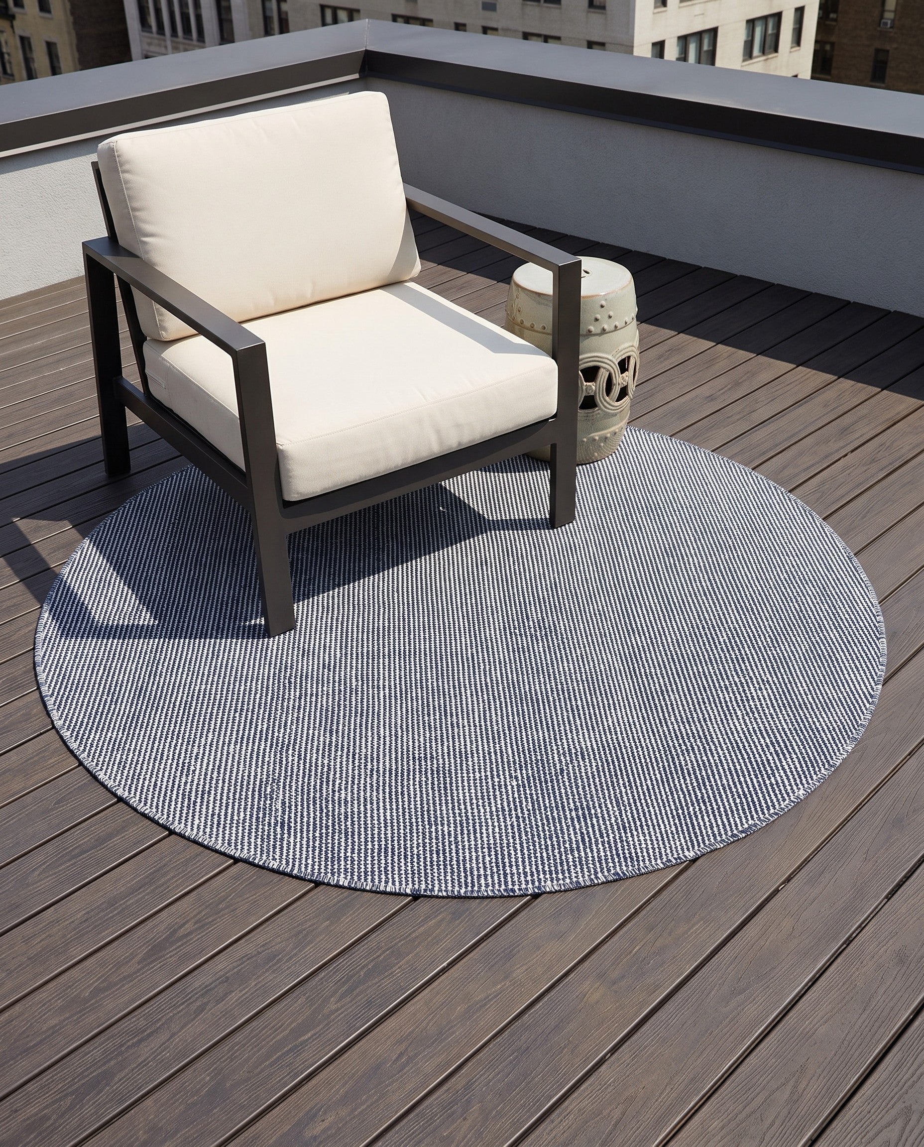 5' 1 x 5' 1 Easy-Clean Jill Zarin Palm Springs Indoor / Outdoor Round Rug