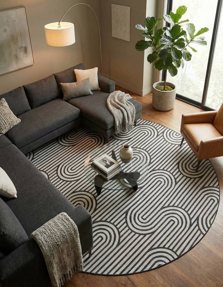 Detail image of 13' x 13'  Washable Modern Indoor / Outdoor Round Rug