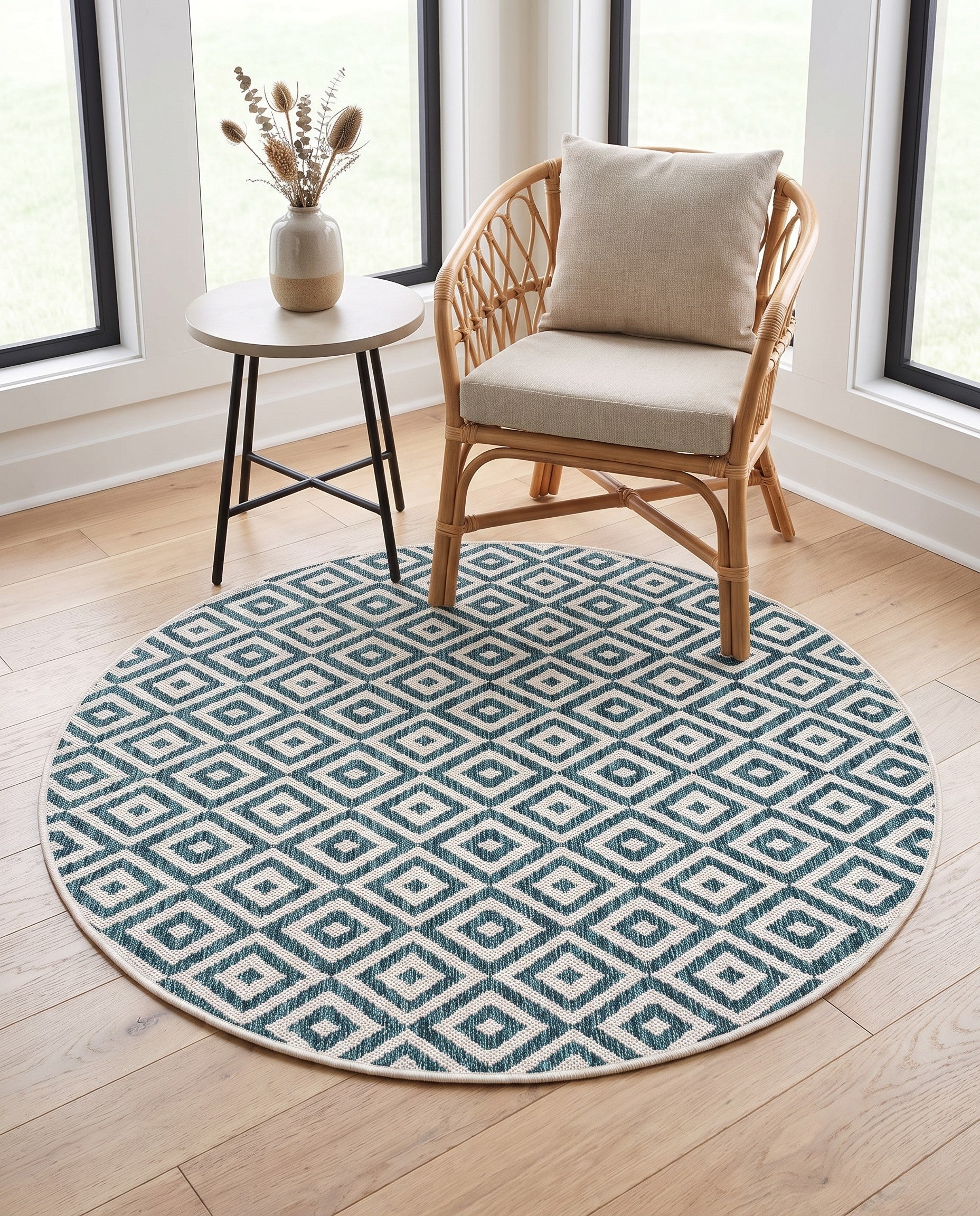 4' x 4' Easy-Clean Jill Zarin Costa Rica Indoor / Outdoor Round Rug