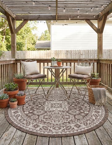 4' x 4' Easy-Clean Aztec Indoor / Outdoor Round Rug