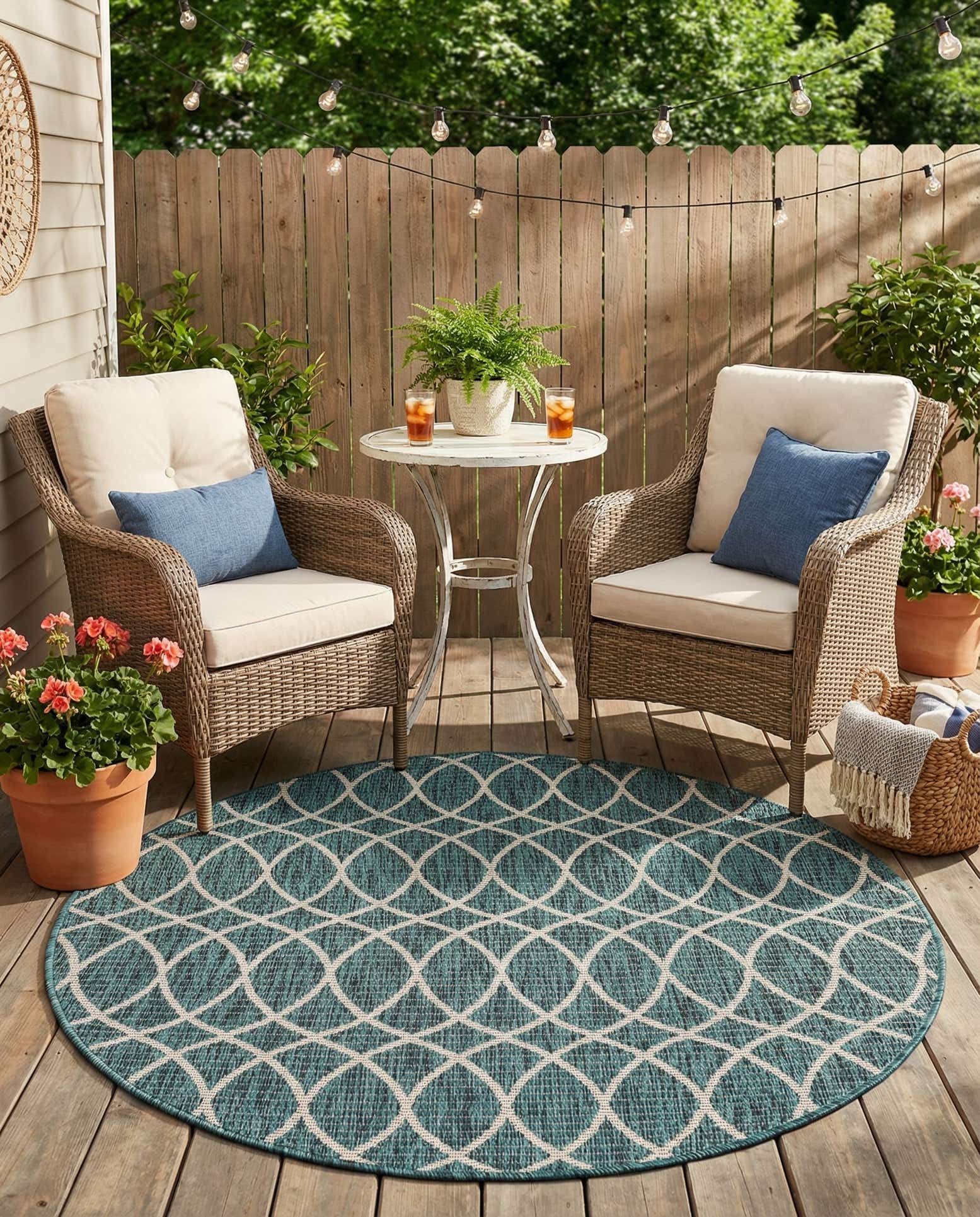 4' x 4' Easy-Clean Trellis Indoor / Outdoor Round Rug