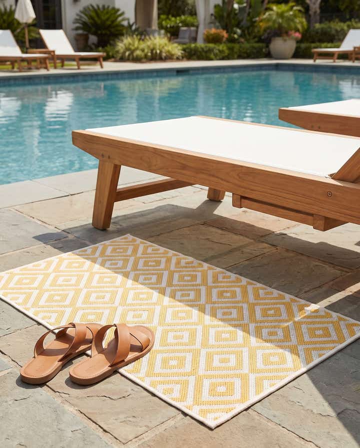 2' x 3' Easy-Clean Jill Zarin Costa Rica Indoor / Outdoor Rug