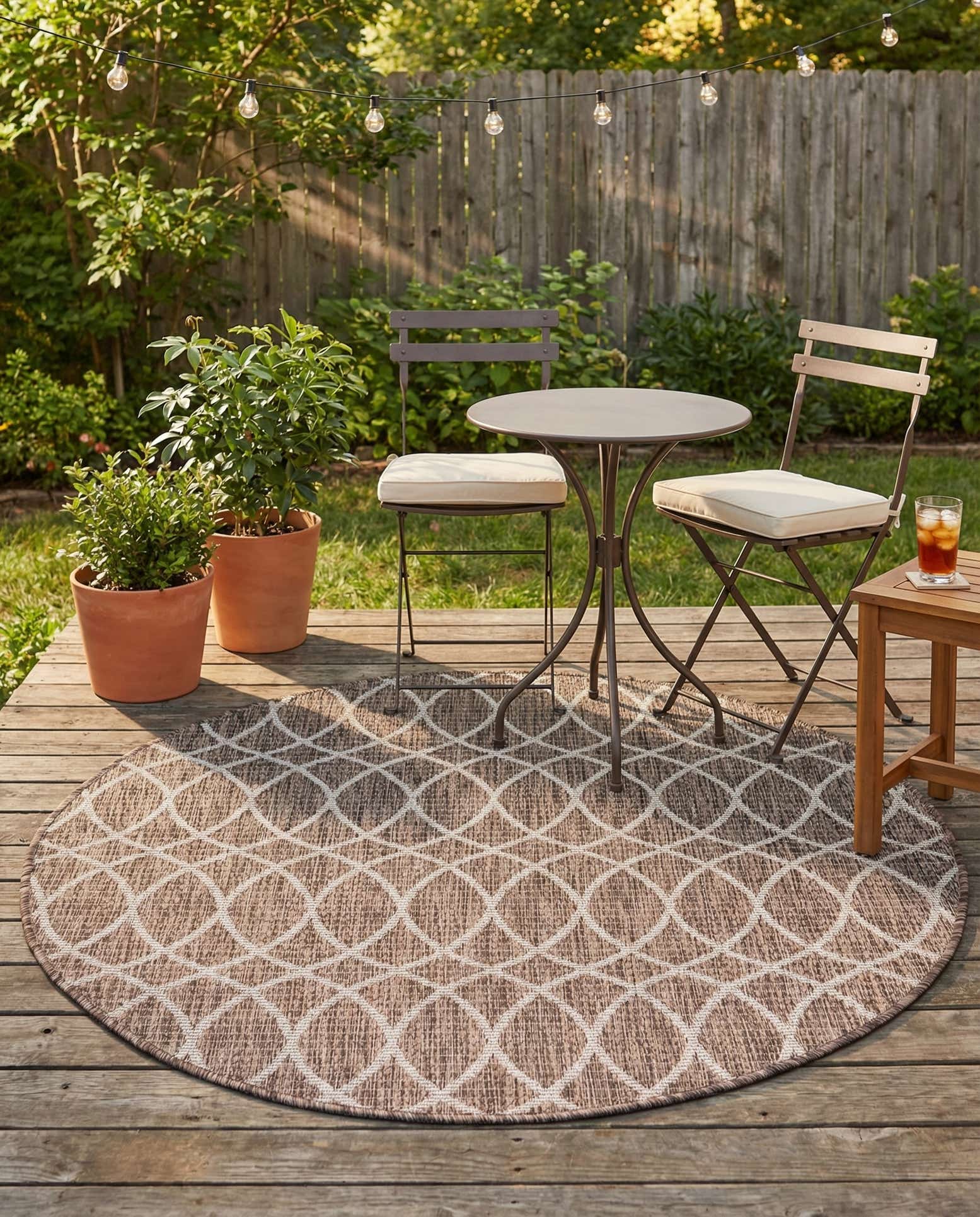 4' x 4' Easy-Clean Trellis Indoor / Outdoor Round Rug