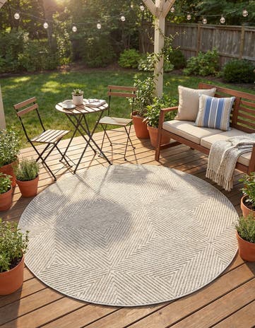 5' x 5' Easy-Clean Sabrina Soto Indoor / Outdoor Round Rug