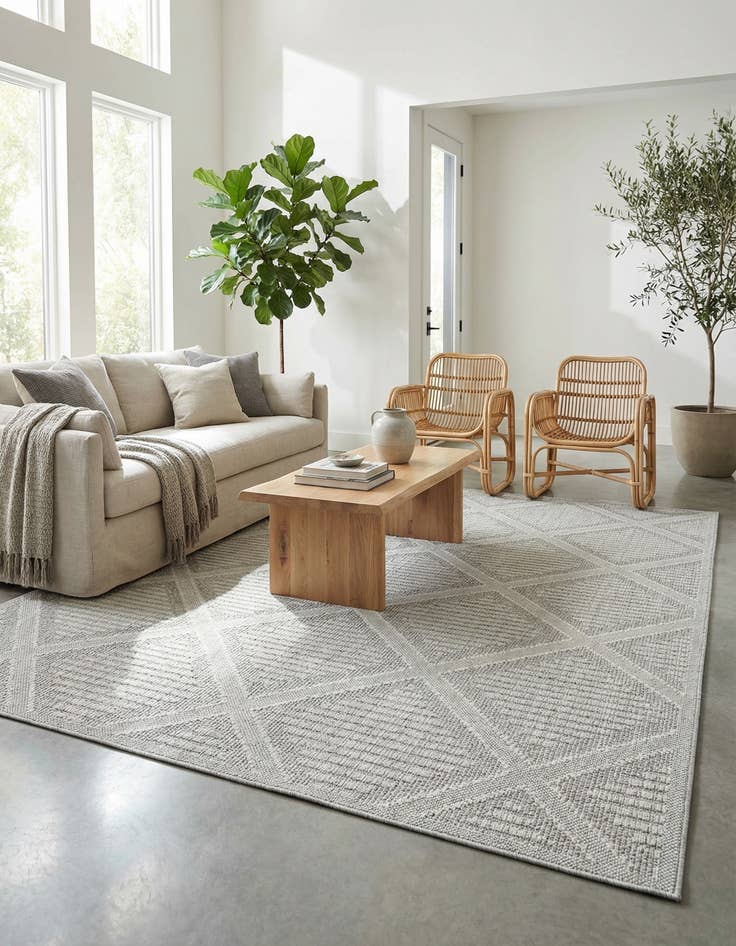 Detail image of 9' x 12' Easy-Clean Trellis Indoor / Outdoor Rug