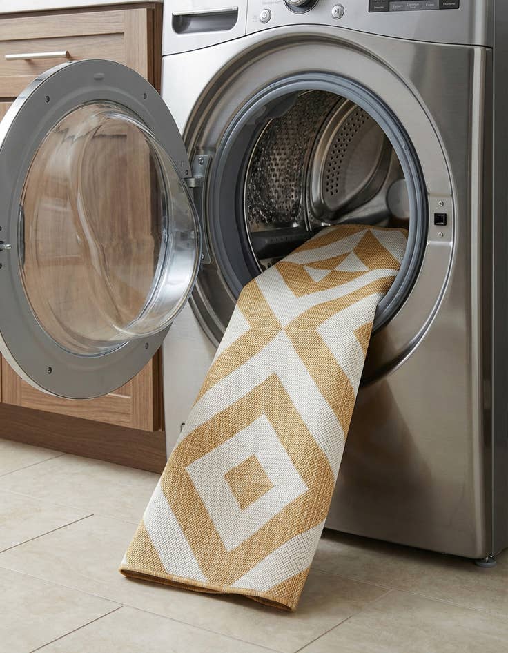 Detail image of 1' 4 x 1' 4  Washable Jill Zarin Napa Indoor / Outdoor Sample Rug