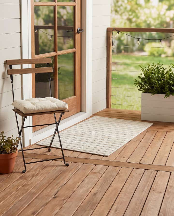 2' x 3' Easy-Clean Sabrina Soto Indoor / Outdoor Rug