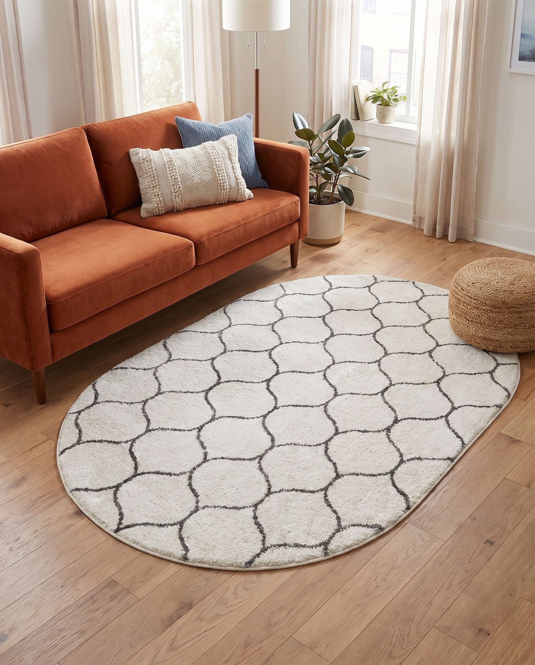 4' x 6' Trellis Frieze Oval Rug