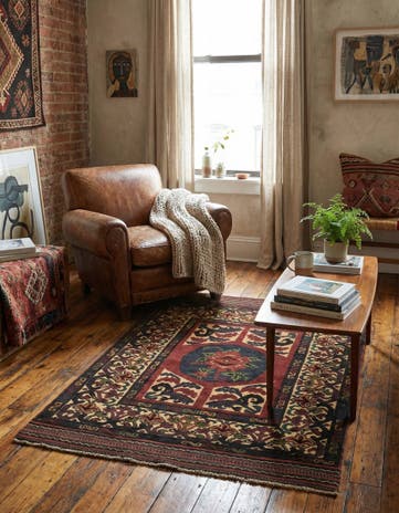 4' x 6' 2 Hand Knotted Sumak Wool Rug