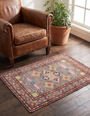 2' 7 x 4' 1 Hand Knotted Kazak Rug