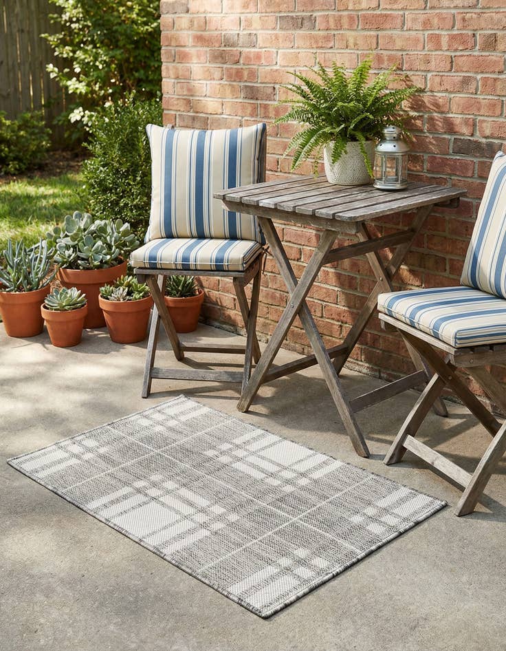 Detail image of 2' x 3' Easy-Clean Checkered Indoor / Outdoor Rug