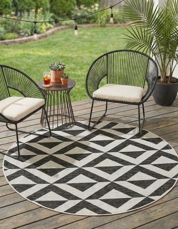 5' 3 x 5' 3 Easy-Clean Jill Zarin Napa Indoor / Outdoor Round Rug