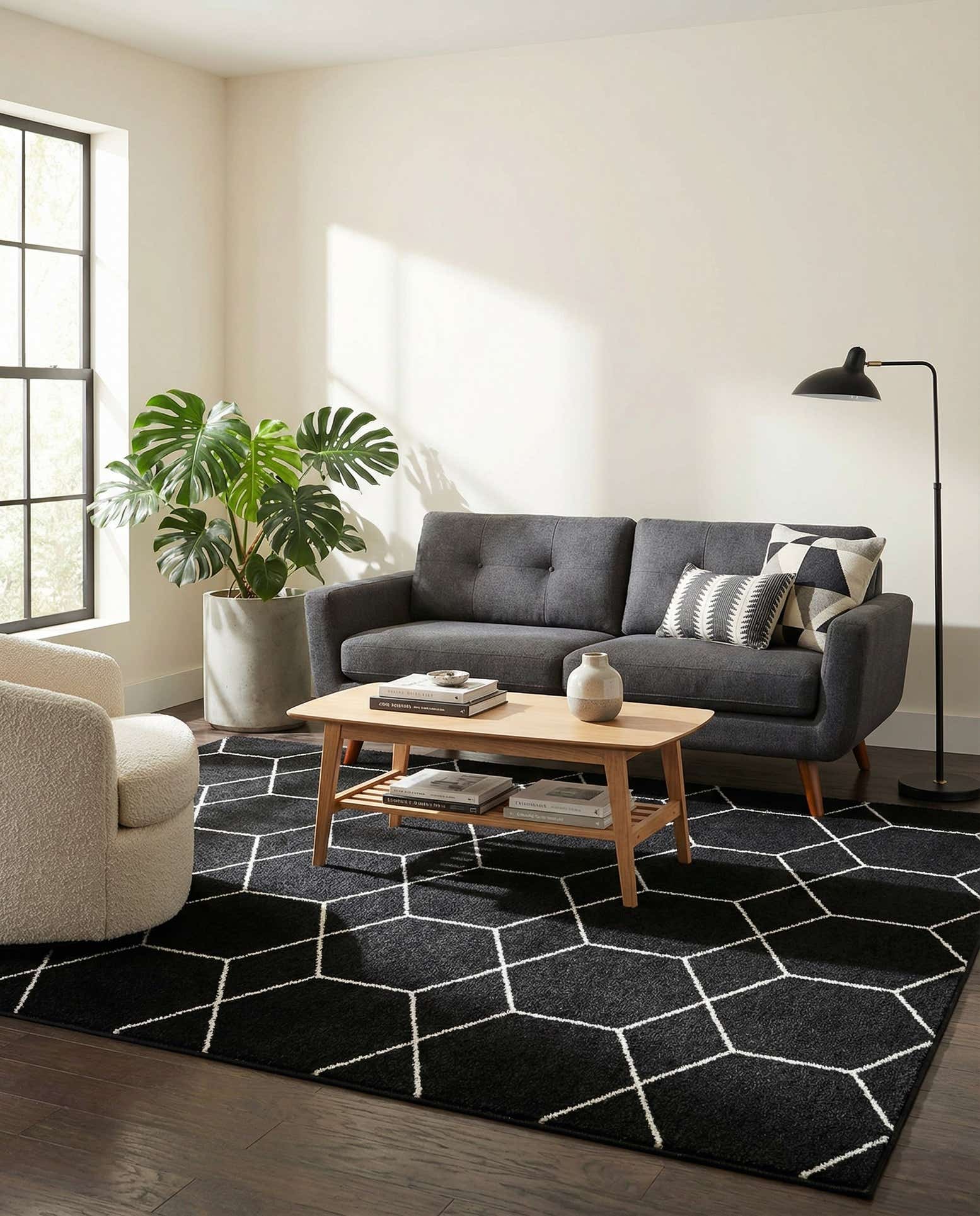 6' x 9' Lattice Frieze Rug