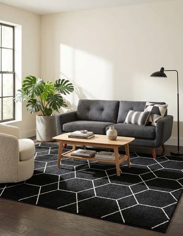 Black Lattice Frieze Rug
