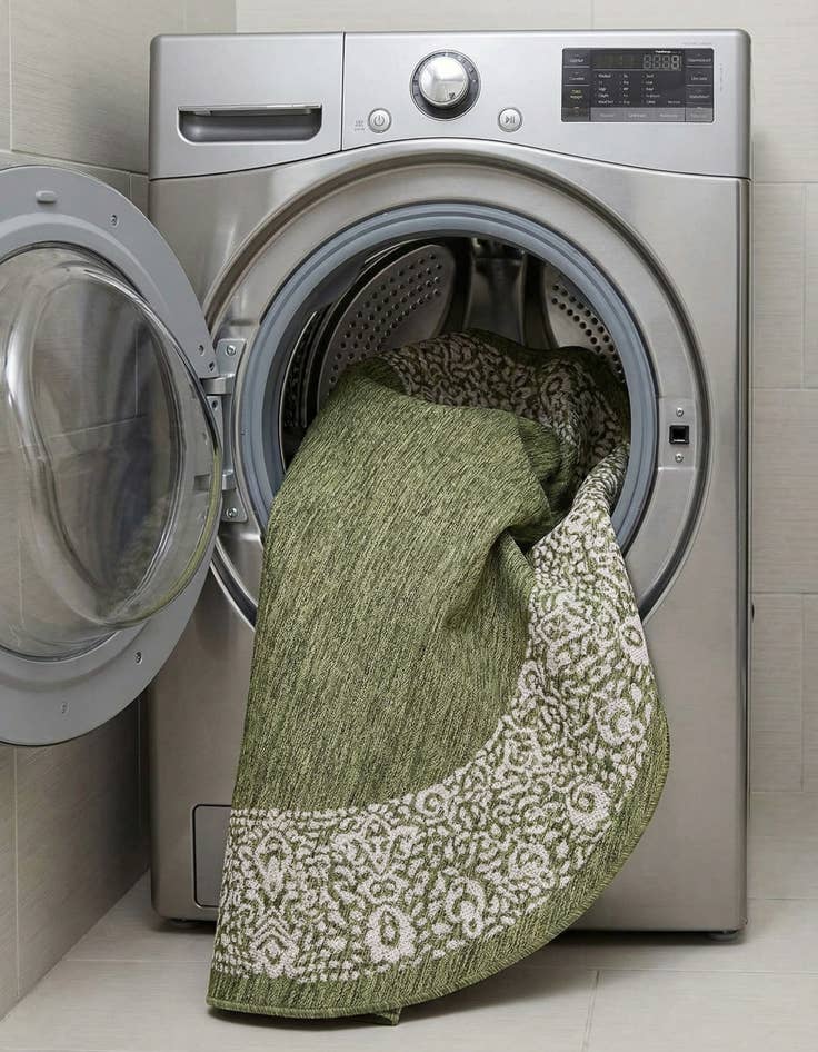 Detail image of  7' 10 x 10'  Washable Border Indoor / Outdoor Oval Rug