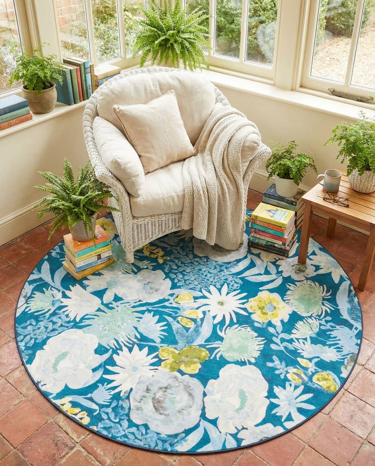 Detail image of 7' 10 x 7' 10 Easy-Clean Jill Zarin Caribbean Indoor / Outdoor Round Rug