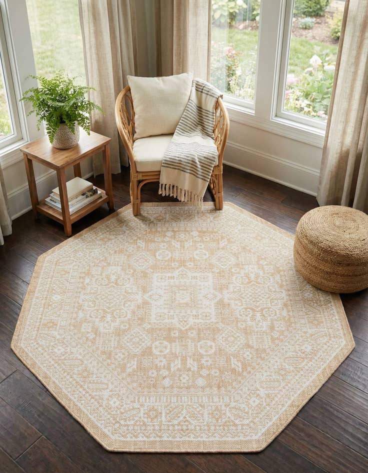 Detail image of 5' 3 x 5' 3  Washable Aztec Indoor / Outdoor Octagon Rug