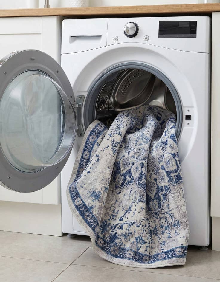 Detail image of 7' 10 x 7' 10  Washable Renaissance Round Rug