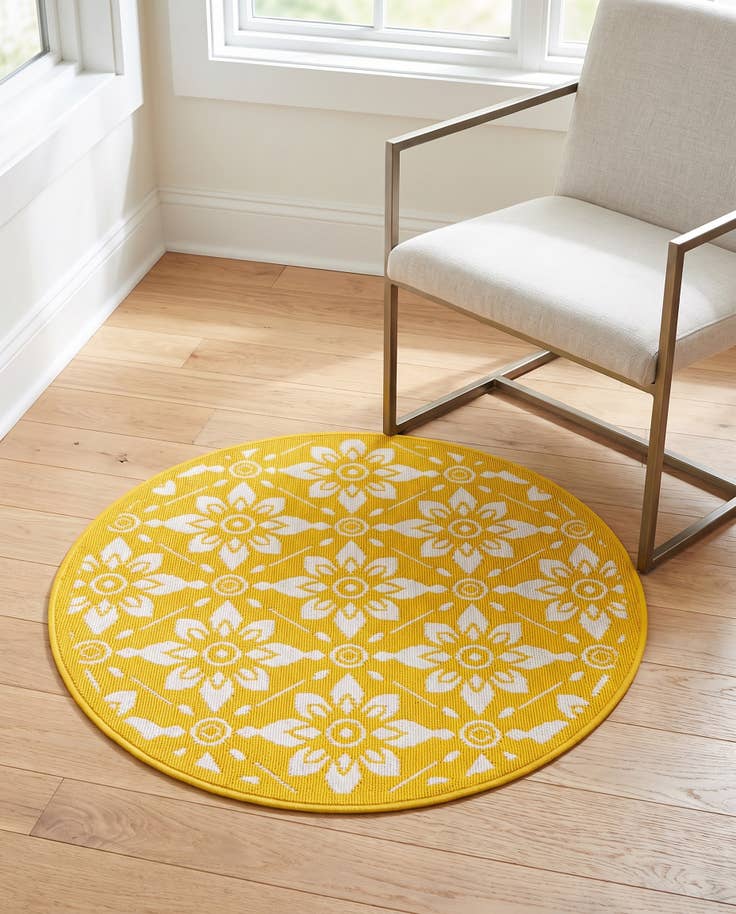 Detail image of 3' x 3' Easy-Clean Trellis Indoor / Outdoor Round Rug