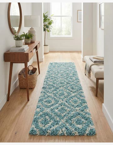 2' 7 x 10' Trellis Shag Runner Rug
