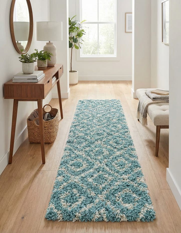 2' 7 x 10' Lattice Shag Runner Rug